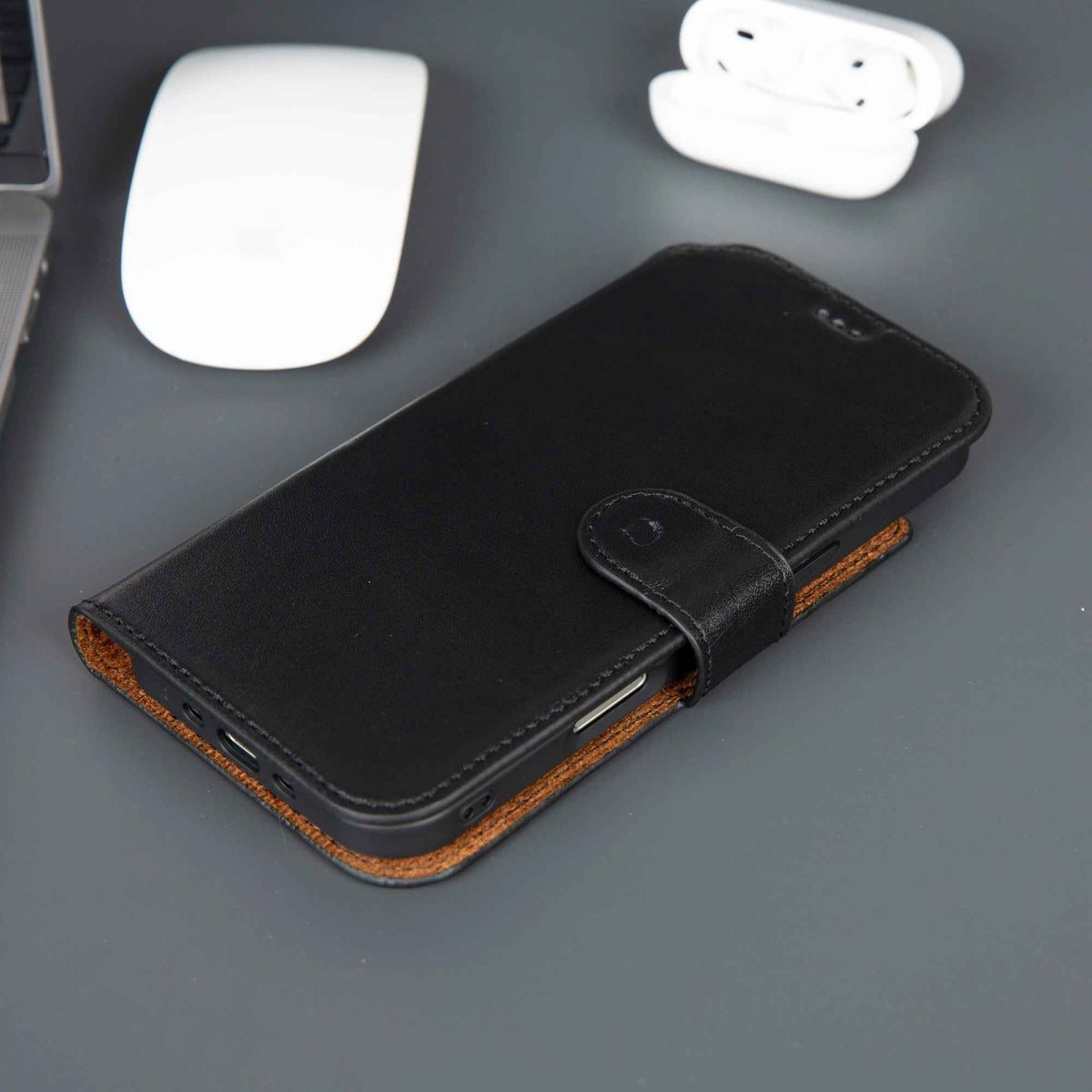 Casper iPhone 17 Air Leather Wallet Case – MagSafe Compatible